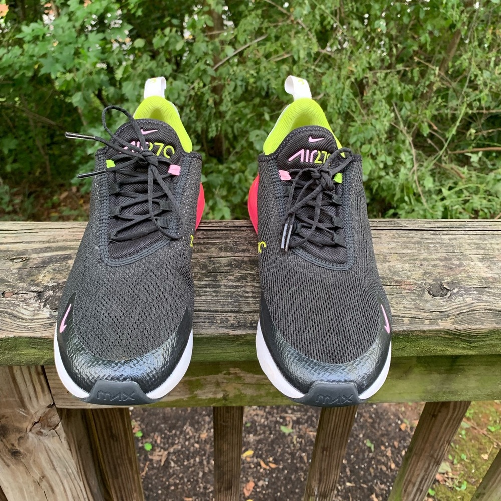 Wmns Nike Air Max 270 Sz (9.5 women)